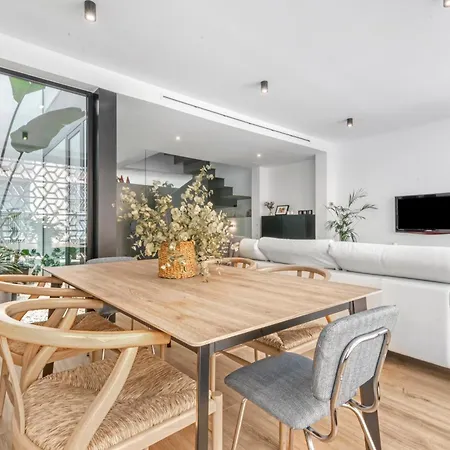 Leonalba House Private Private Rooftop Private Pool Private Andalusian Courtyard Free Parking Bbq 8 Guests Villa *