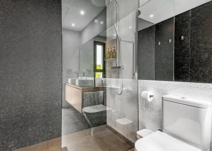 Leonalba House Private Private Rooftop Private Pool Private Andalusian Courtyard Free Parking Bbq 8 Guests Villa