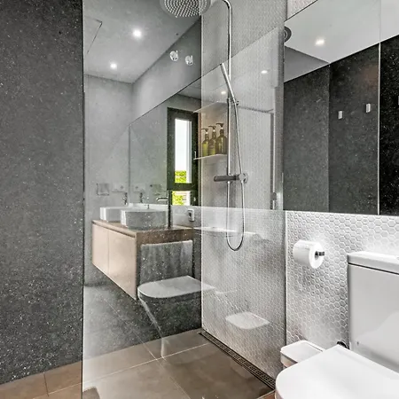 Leonalba House Private Private Rooftop Private Pool Private Andalusian Courtyard Free Parking Bbq 8 Guests Villa